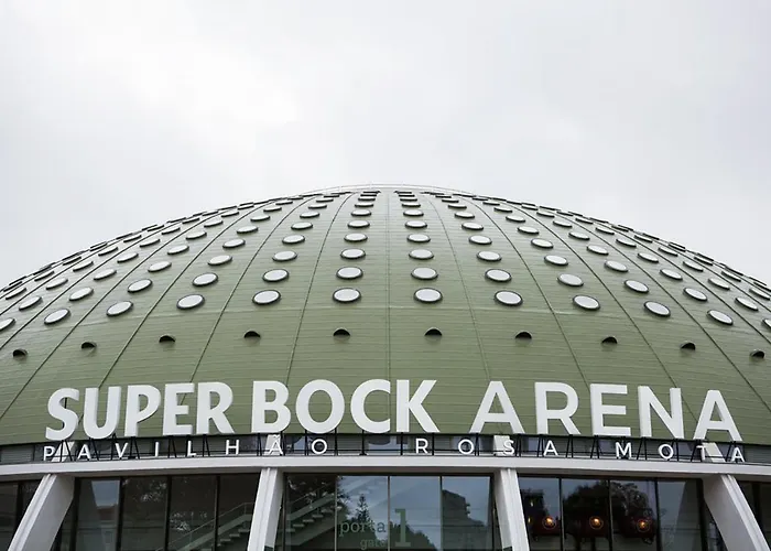 ルシタナ ホテル *