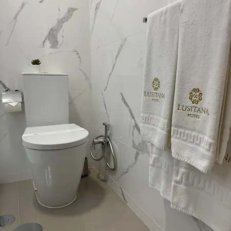 Lusitana Otel *
