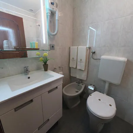 Lusitana Otel *