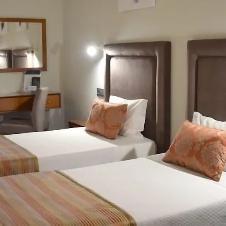 Lusitana Hotel *